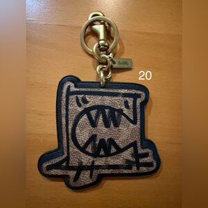 Coach X Guang Yu Rexy Bag Charm. (20)